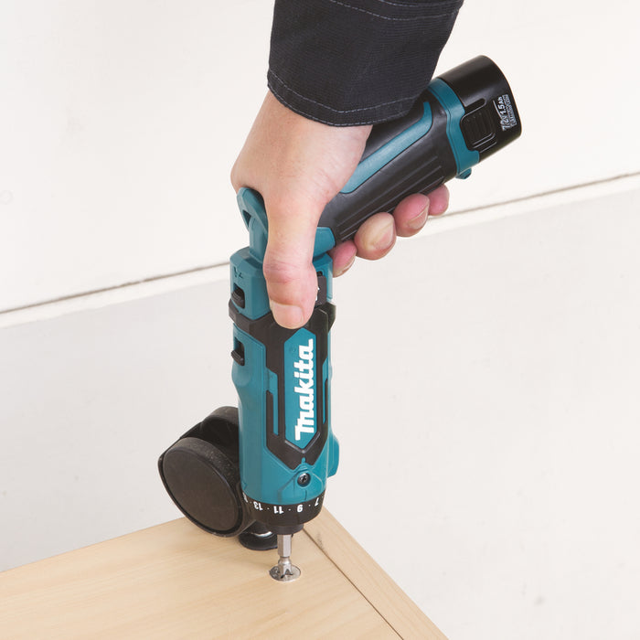 MAKITA DF012DSE Akumulatorowa wiertarko-wkrętarka 7,2 V
