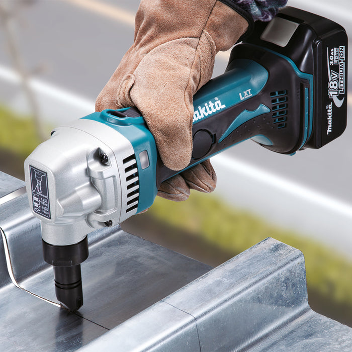 MAKITA DJN161Z Akumulatorowe nożyce skokowe do blachy LXT®