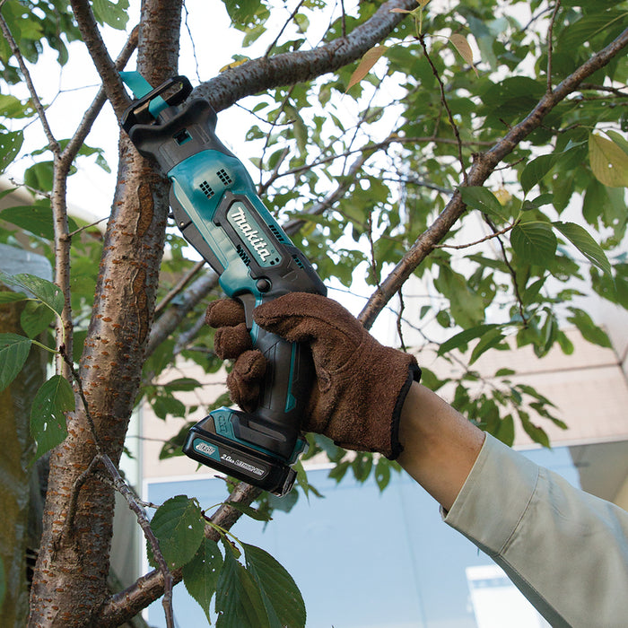 MAKITA JR103DSAE Akumulatorowa piła posuwowa CXT®, 12V max, 0 – 3 300 obr./min, 13 mm