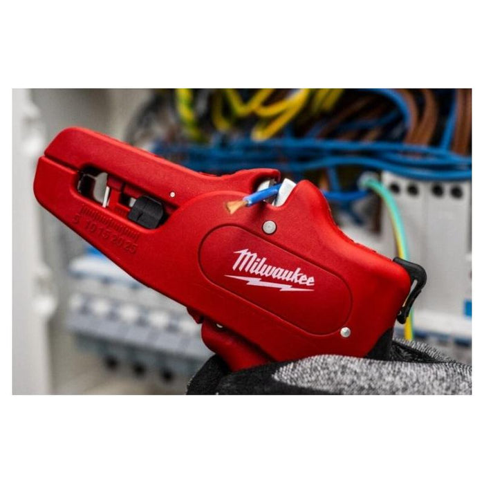 Milwaukee Ściągacz szczypce do ściągania izolacji 0,2 - 16 mm² 4932 4982 68